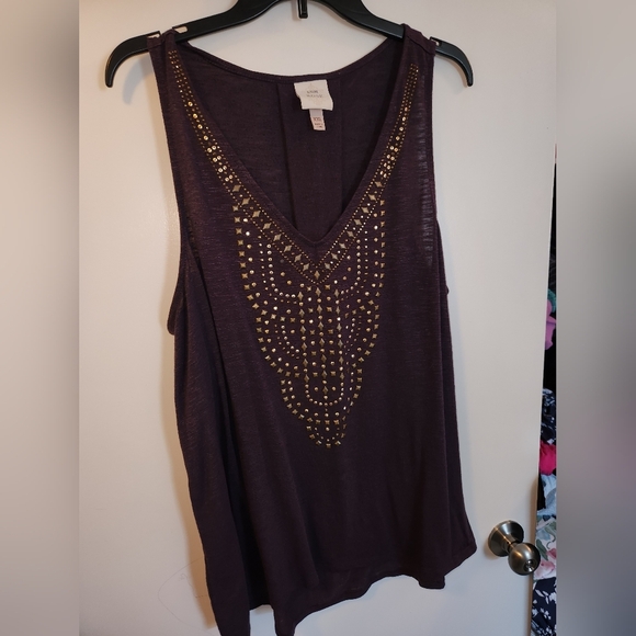 Chic Purple Top with Gold Studs - Picture 4 of 6